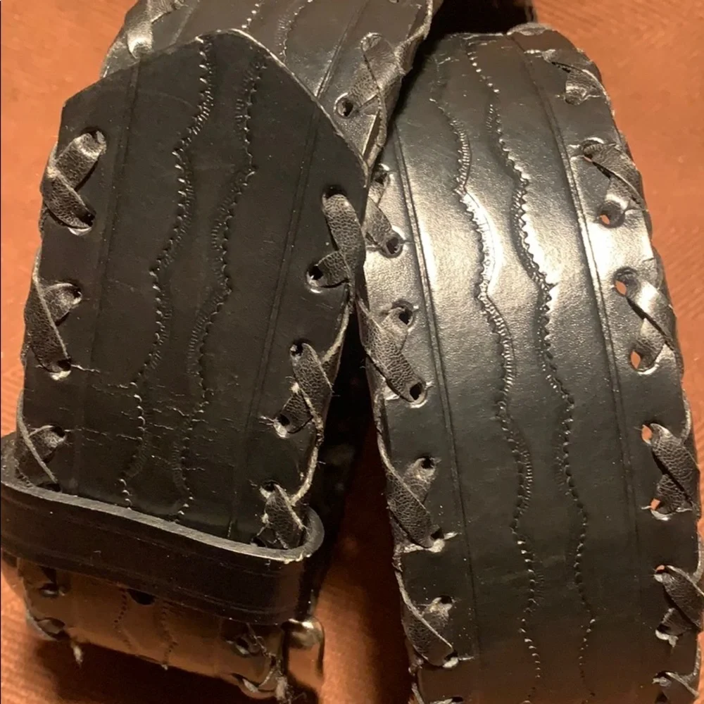 NWOT Bonded Leather Belt w/embellishments pattern